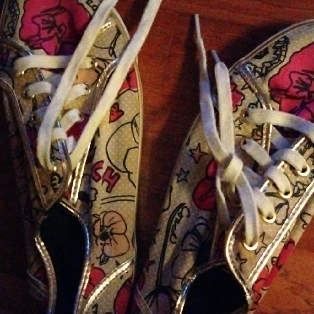 Couch shoes
